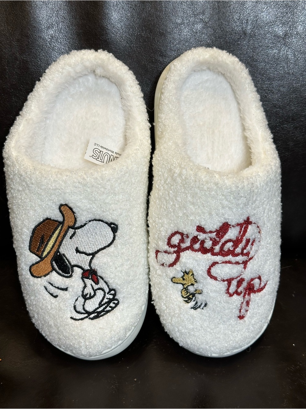 Peanuts Snoopy Giddy Up Slippers White & Red US 9-10 41-42  EUC like new